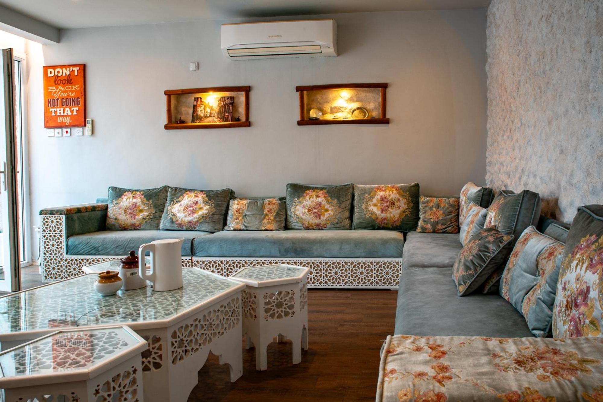 Elegant Garden Stay With 2 Living Areas, 2 Bedrooms, 1 Full And 1 Half Bath For 6 Guests Umm Al Amad Екстериор снимка